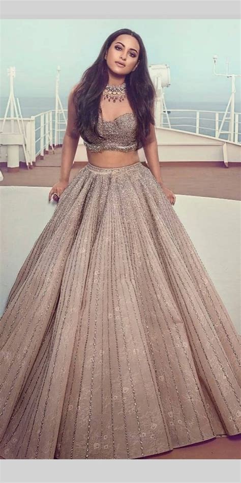 Pin By Bhavika Sawhney On Wedding Clothes Indian Fashion Dresses