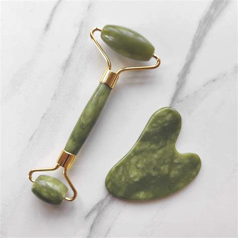 2 Piece Set Jade Roller And Gua Sha Gift Set Jade Face Roller