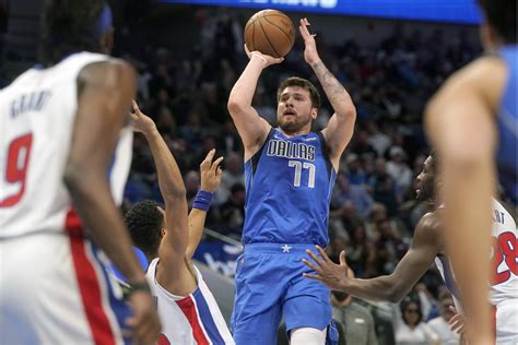 Doncic S 33 Points 11 Assists Lead Mavs Past Pistons 116 86 AP News