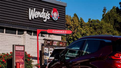 The Most Karen Moment Ever Caught On Tape At A Wendys Drive Thru