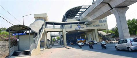 Hyderabad Metro stations offers way for pedestrians