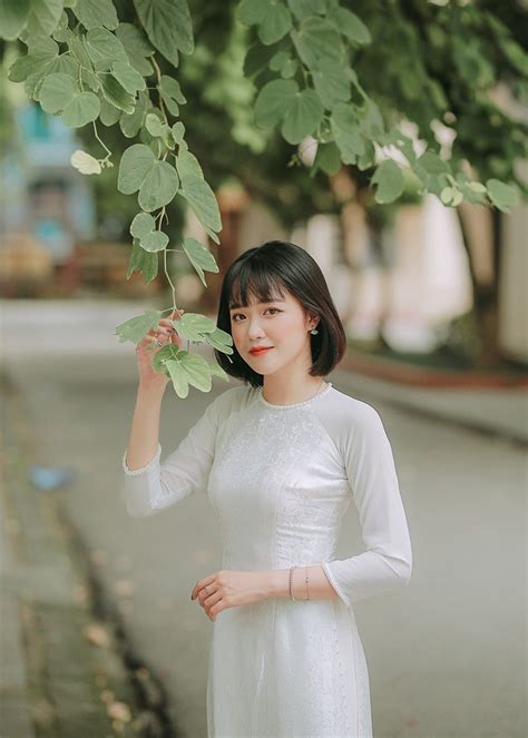 Hot girl trường Báo đẹp quyến rũ trong bộ ảnh chia tay tuổi sinh viên Báo Dân trí