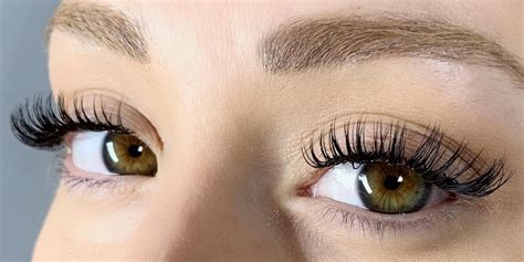 Deluxe Lovely Lashes