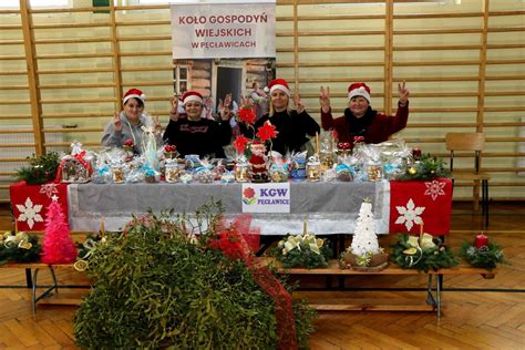 Charytatywny Kiermasz Bożonarodzeniowy w Bogorii Pomagali i dobrze się