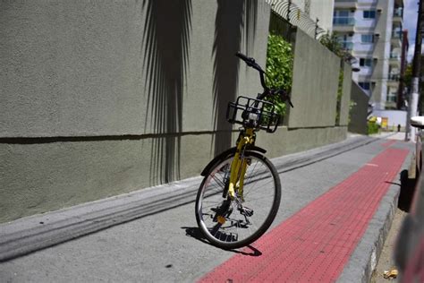 A Gazeta Bicicletas Compartilhadas Bloqueiam Faixas De Pedestres E