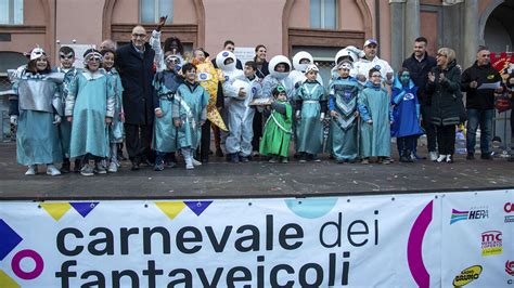 La Magia Esplosiva Del Carnevale Dei Fantaveicoli