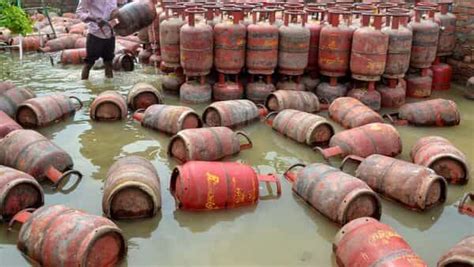 Price Of Commercial LPG Gas Cylinders Up By 25 Today