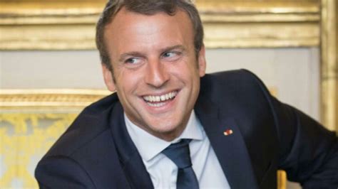 L Arnaque D Emmanuel Macron Qui Donne Son Num Ro De Portable Aux