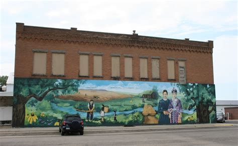 Walnut Grove mural bridges cultures | Minnesota Prairie Roots