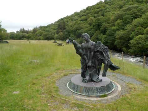 Shelley Statue Near The Elan Valley © Jaggery Cc By Sa20