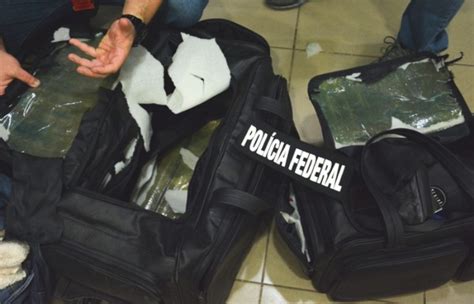 Homem é preso por tráfico internacional ao transportar cocaína líquida