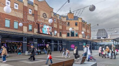 Captain Cook Square Middlesbrough Screen Advertising Smart Outdoor