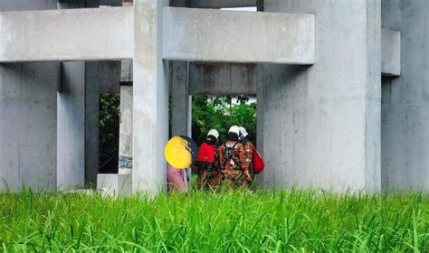 Yo M Sian Woman Hides Naked Inside Water Tank Claims She Didn T Want To Be Harassed By