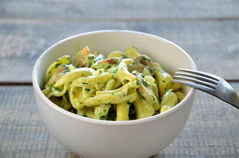 Pasta med spenat och champinjoner Recept från Matskafferiet