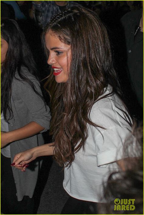 Selena Gomez Montreal Concert Crowd Made Me Cry Photo 2937155