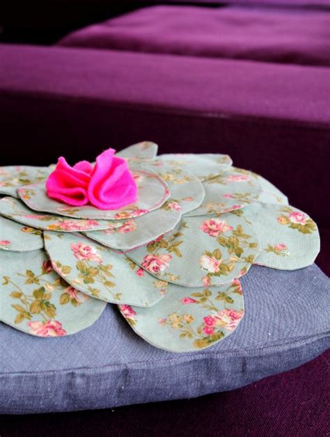 Sew This Stunning Easy Flower Pillow Pattern Easy Peasy Creative Ideas