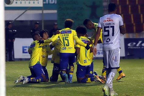 Gualaceo Resiste Con Jugadores Y Cierra Su Campa A De Local Con