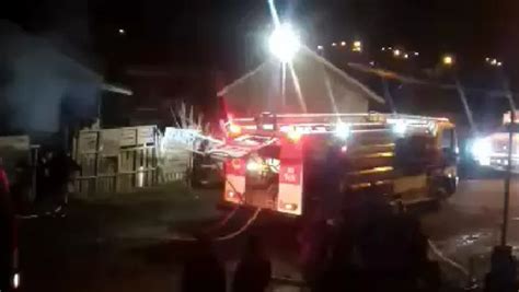 Se incendió una casa tres personas intoxicadas y quemadas