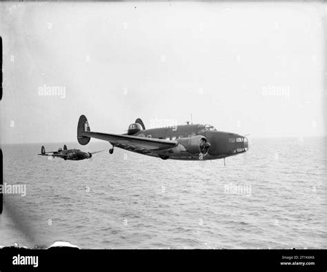 Lockheed Hudson Aircraft Black And White Stock Photos And Images Alamy