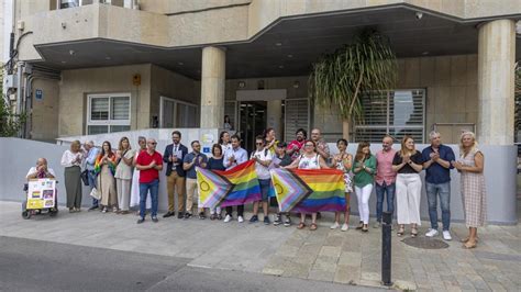 VOX ORGULLO TORREVIEJA I Vox desautoriza la participación de su