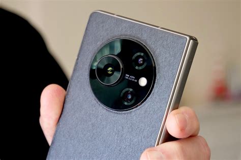 Tecno представила складной смартфон Phantom V Fold с процессором ...