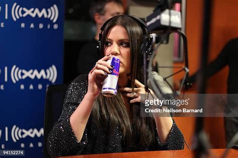 30 Kim And Khloe Kardashian Visit Sirius Xm Radio Stock Photos High