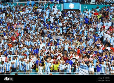 Argentinas Fans Jubeln Ihr Team Beim Copa America Usa Dem