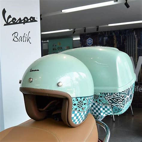 Otoplus Online I Vespa Batik Ditawarkan Satu Set Lengkap Dengan Helm