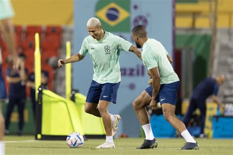 Dia de Brasil Seleção estreia nesta quinta feira 24 contra a Sérvia