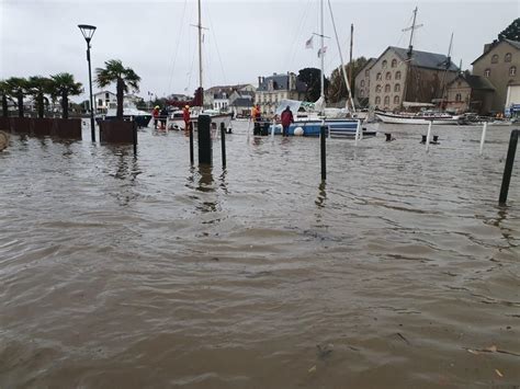 En Images Tempête Céline Routes Inondées Commerces Dans Leau Le