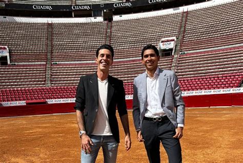 Le torero Héctor Gutiérrez visite La Plaza México avec Talavante Actutoro