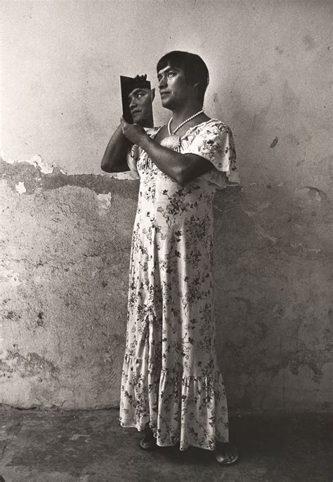 Graciela Iturbide Magnolia Juchitán Oaxaca México 1986 SFMOMA