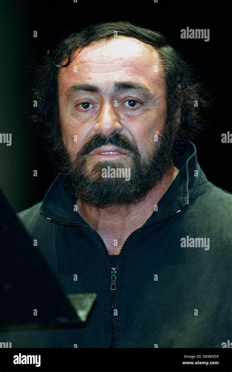 Pavarotti opera hi-res stock photography and images - Alamy