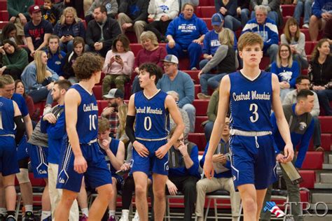 Wildcats Stun Braves In D 6 Semis 68 53 The Record Online