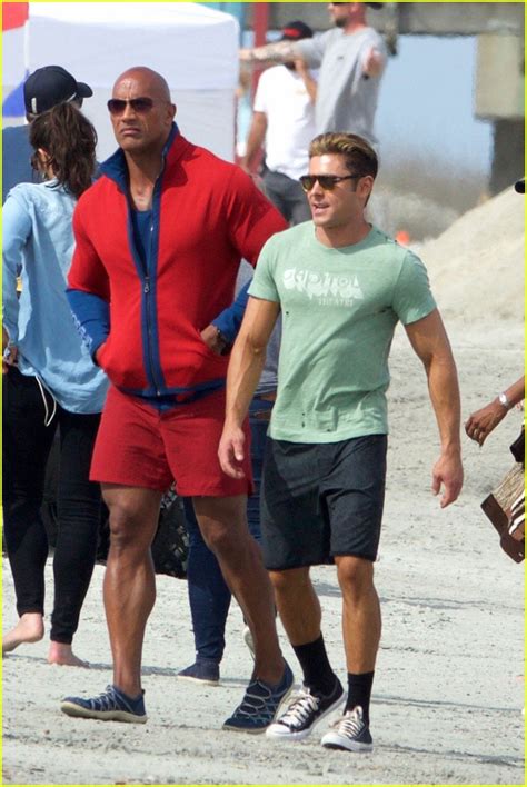 Zac Efron And Dwayne Johnson Are Avengers Of The Beach Photo 3636266