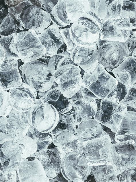 how long does it take for fridge to make ice