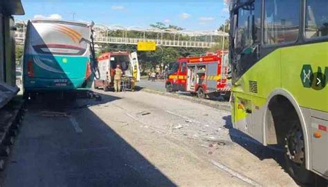 Acidente entre dois ônibus deixa 27 feridos em BH Gerais Estado de