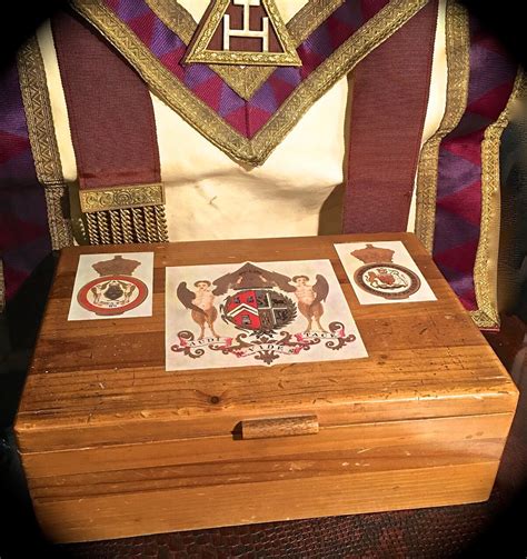 Ugle United Grand Lodge Of England Seal And Coat Of Arms Masonic Etsy