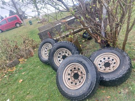 Fabričke felne i Dueler gume Cijena 300 Crna Gora Pljevlja