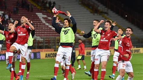 Serie B Il Perugia Batte Il Livorno Nel Posticipo Calcio Rai Sport