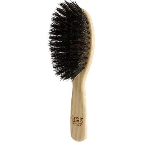 Nos conseils pour bien choisir sa brosse à cheveux