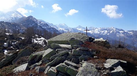 Cavallo Monte E Bric Maciar Da Strada Per Ror Per Il Bric Valanza