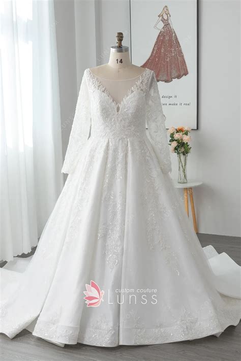 Beaded Lace Appliqued Romantic Winter Wedding Ball Gown Lunss