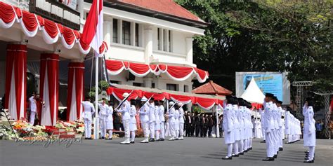 Momen Upacara Peringatan Hut Ke 78 Kemerdekaan Ri Di Balai Kota Malang