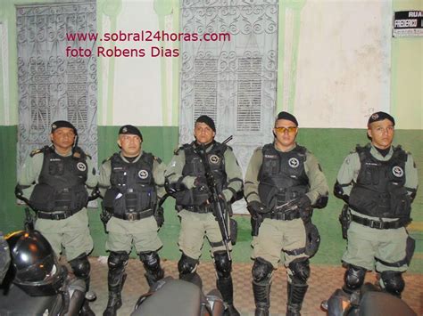 Sobral Ce Policiais Militares Do Raio Tiram Mais Uma Arma De Fogo De