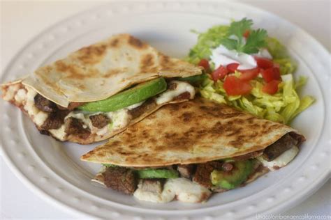 Quesadilla De Carne Asada Y Aguacate Unacolombianaencalifornia