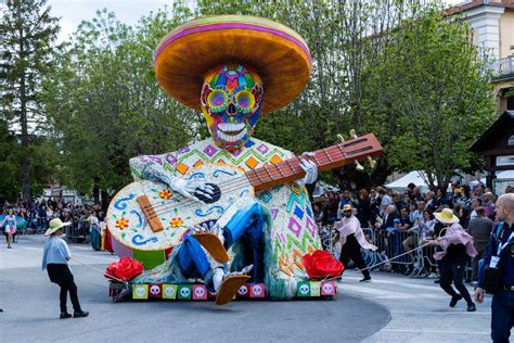 Rocca Di Mezzo Migliaia Di Visitatori Per La Festa Del Narciso News