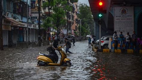 Heavy Rains Lead To Water Logging In Mumbai