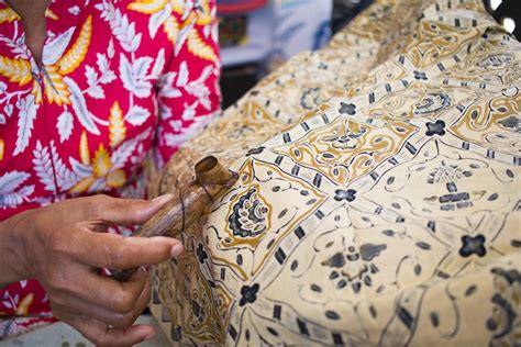 Kain Batik Yang Pembuatannya Menggunakan Canting Disebut Batik Soal