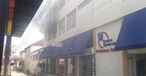 G Inc Ndio Atinge Centro Comercial De Joinville E Pr Dio Evacuado